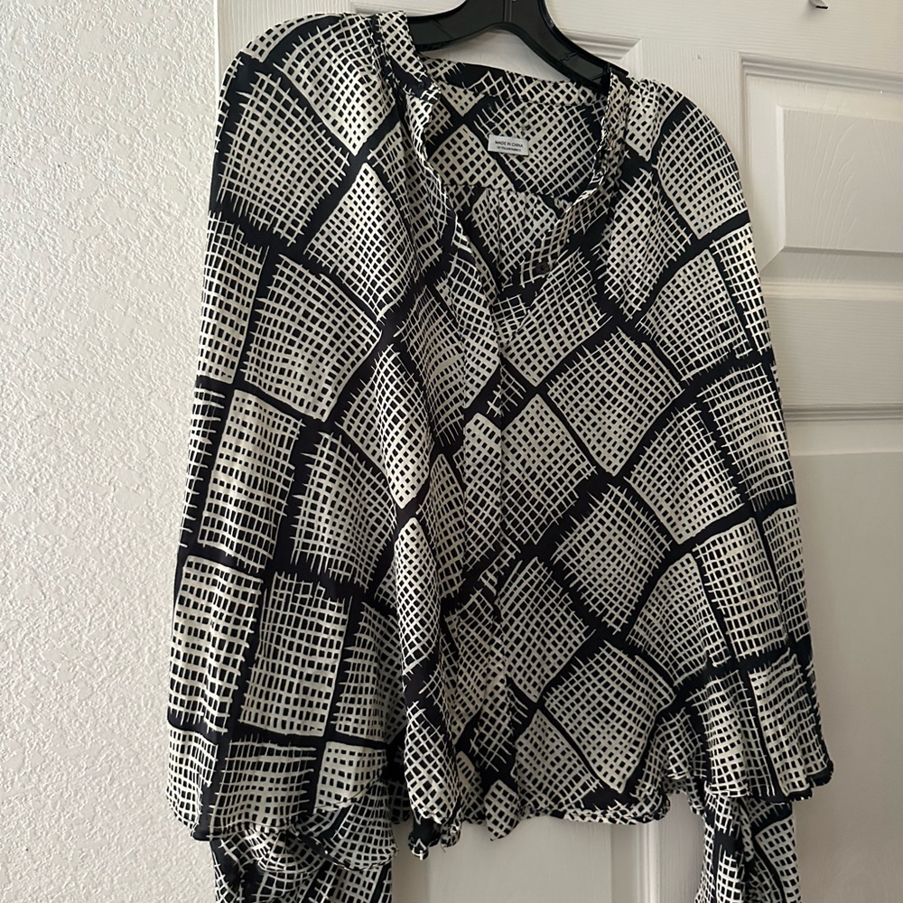 St. John Crisscross Diamond Print Silk Satin Blouse-EUC-S